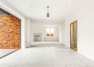 Tiled and renovated room in Cambridge