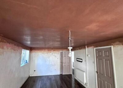 Plastering of a ceiling