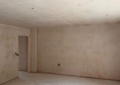 Plastering on walls in Cambridge